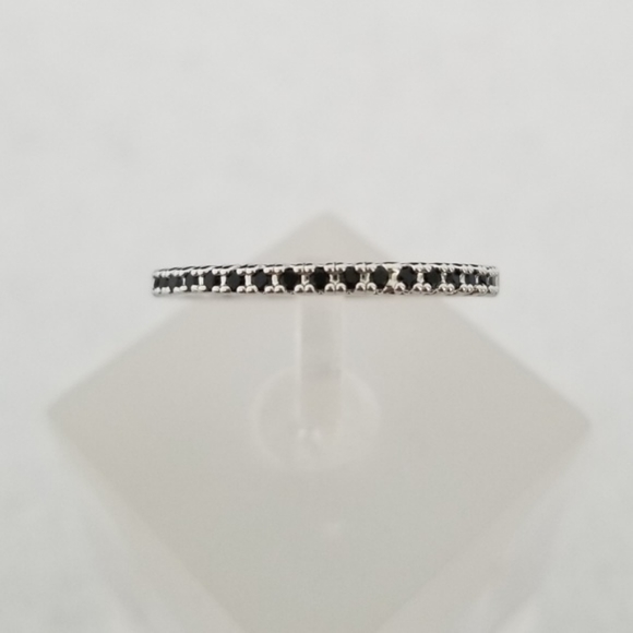 18k White Gold Pave Band - Picture 6 of 8